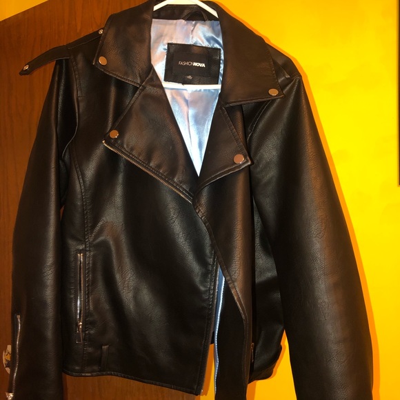Fashion nova VEGAN leather jacket - Picture 4 of 5